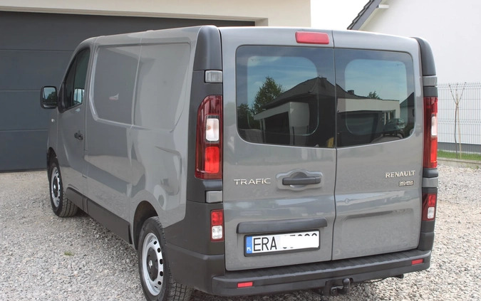 Renault Trafic cena 42700 przebieg: 227000, rok produkcji 2015 z Radomsko małe 211